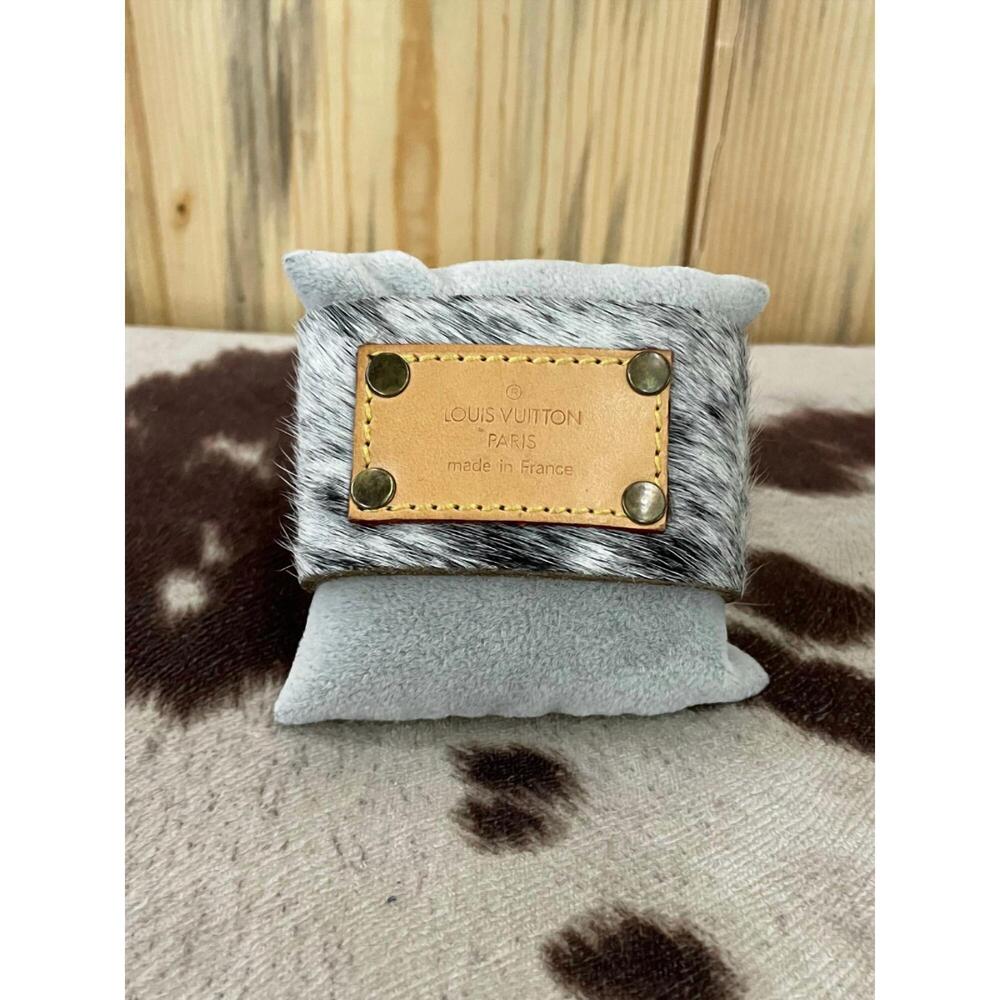 NEW KEEP IT GYPSY hide bracelet in grey
